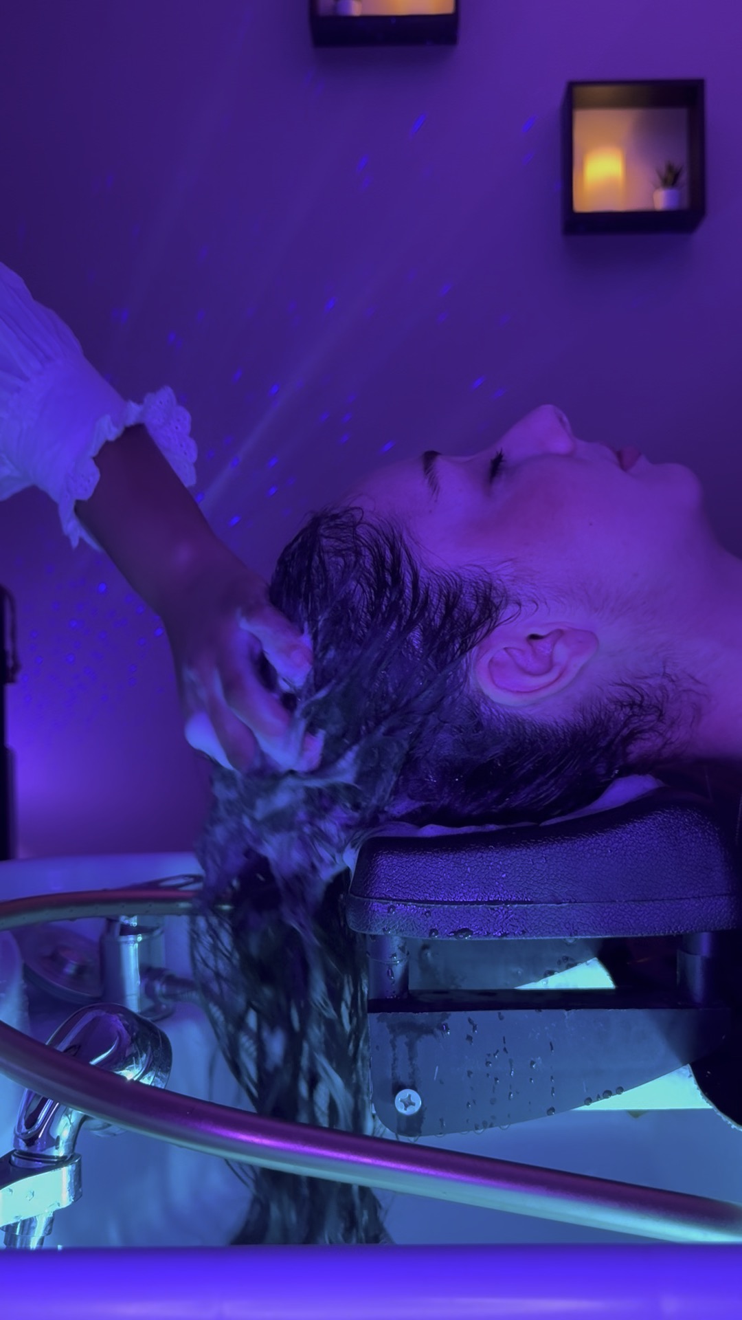 Massage du cuir chevelu : un allié pour la pousse des cheveux